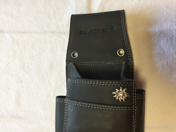 Bild von Kellnertasche Holster extra Stark Vintage Leder schwarz mit Edelweiss Niete 